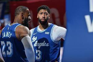 美媒:有人下注1万美元押湖人进不了季后赛 若成功将赢16万美元