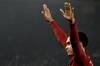 阿诺德以35次英超助攻追平加里-内维尔，比后者少用了267场