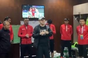 孙继海更衣室激励新疆队：今天代表新疆，以后代表国家