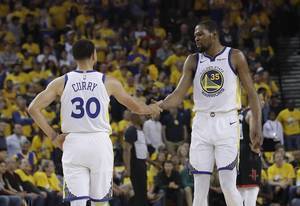 NBA官网评2010年代重大时刻——詹姆斯与勇士交相辉映