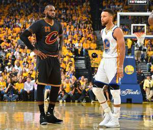 NBA官网评2010年代重大时刻&mdash;&mdash;詹姆斯与勇士交相辉映
