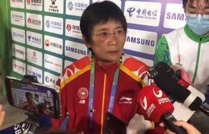 水庆霞：向女足队员灌输最多的是自信 希望多给她们一些空间
