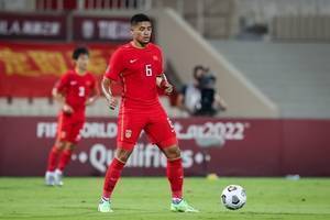 粤媒:国足客战沙特或重拾五后卫 锋线两归化阿兰洛国富继续替补