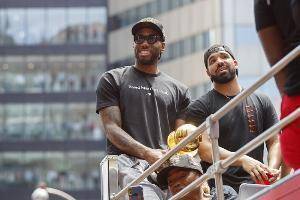 Drake：小卡每次见到我都会说他有多想念猛龙的球迷