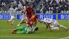 反转！意媒：姆希塔良被放倒后手球，裁判必须当即吹停比赛