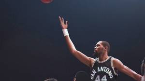 ?打破时空壁！NBA花絮图集：现役球星变装复刻名宿经典镜头
