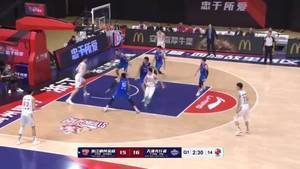 三分线起步突破抛投!2米23巨人18岁余嘉豪替补23+12+3集锦