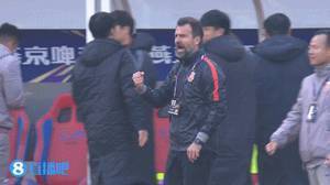 足协杯-奥斯卡助攻大四喜后冲突染红 海港5-1申花占先机