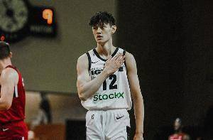 选秀专家：曾凡博表现引关注 一些NBA球探认为他具备首轮潜质