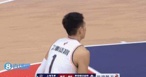 屡献暴扣！上海男篮小将李添荣15中12 砍下26分5板3助2断