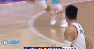屡献暴扣！上海男篮小将李添荣15中12 砍下26分5板3助2断