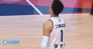 屡献暴扣！上海男篮小将李添荣15中12 砍下26分5板3助2断