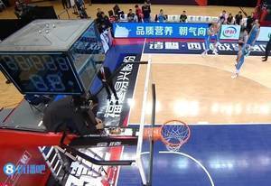 福建VS北京:现场计时器故障超过20分钟 球员裁判需热身维持状态