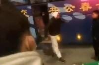?赛后有辽宁球迷守在广东大巴车前 朝着威姆斯大喊&ldquo;nigger&rdquo;