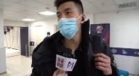 ?郭艾伦谈踩脚受伤：球员们应该互相保护一下 多注意一下