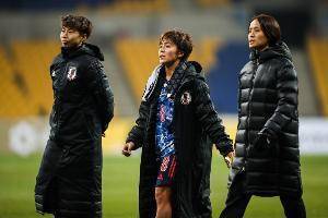 日本足协宣布岩渊真奈新冠检测结果阳性，曾在机场与唐佳丽合影