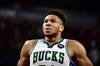 无法阻挡！字母哥半场9投7中砍下18分9板3助