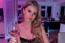 ?莱诺妻子vs特纳女友，下赛季阿森纳太太团颜值即将暴跌？