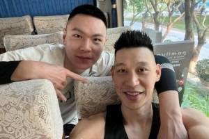 你今天剪头发了吗？林书豪：二月二龙抬头 首钢boys集体剪头发