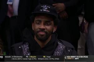 能看不能打！欧文现身巴克莱中心观战NCAA