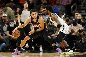 利拉德：欧文有着最漂亮的比赛 布克是我最喜欢的NBA球员