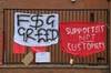 FSG out！利物浦球迷计划在周末比赛中打出芬威滚蛋的标语