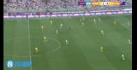 巅峰操作啊！梅西中场带球连过三人，拉都拉不住！